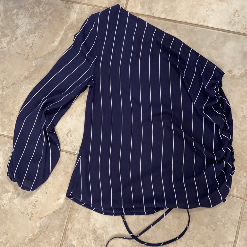 Blouse - Picture 2 of 6